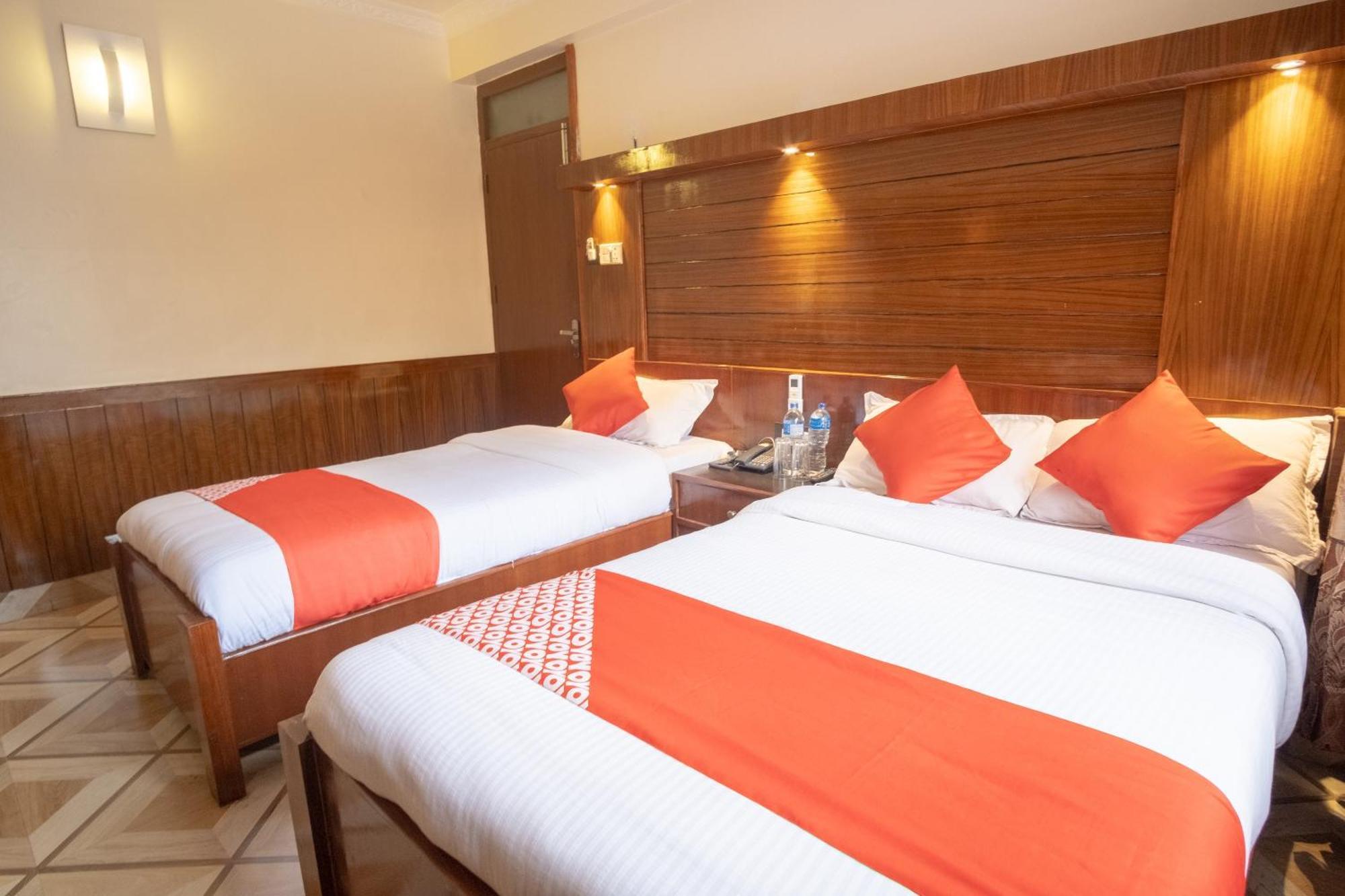 Oyo 304 Hotel Manama Balaju المظهر الخارجي الصورة