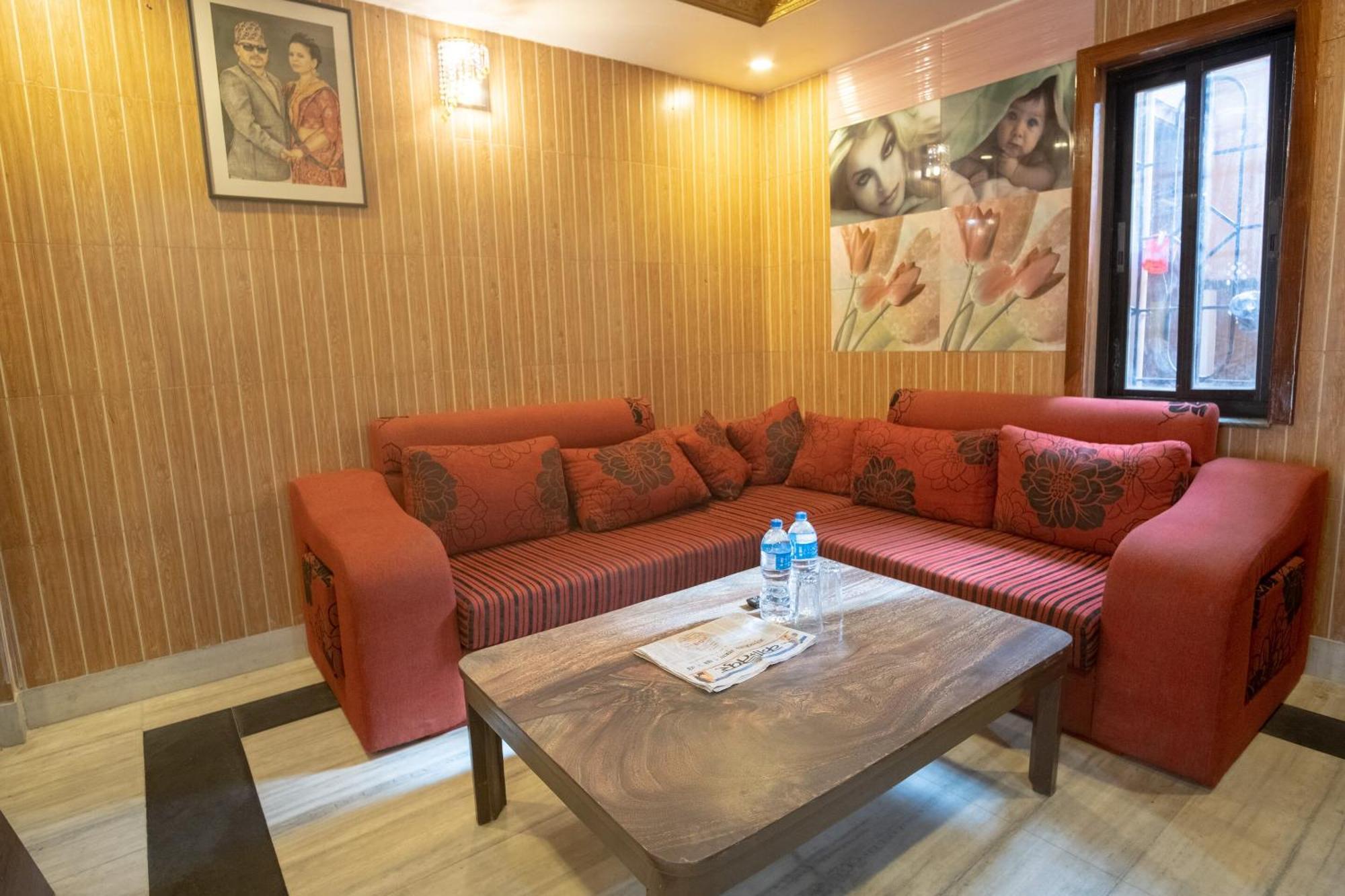 Oyo 304 Hotel Manama Balaju المظهر الخارجي الصورة