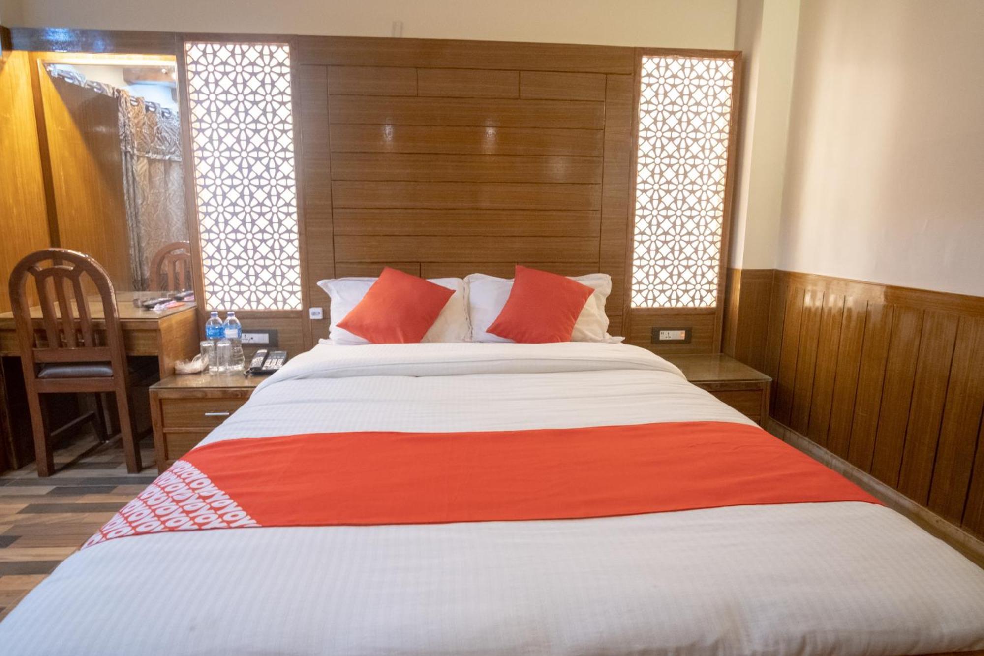 Oyo 304 Hotel Manama Balaju المظهر الخارجي الصورة
